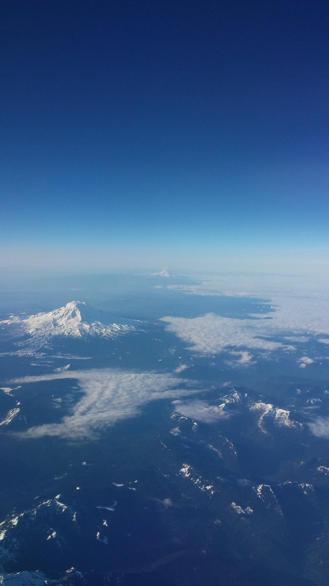 CraigMTGold's tweet photo. Flying over Washington. https://t.co/cjYcUWmKdA