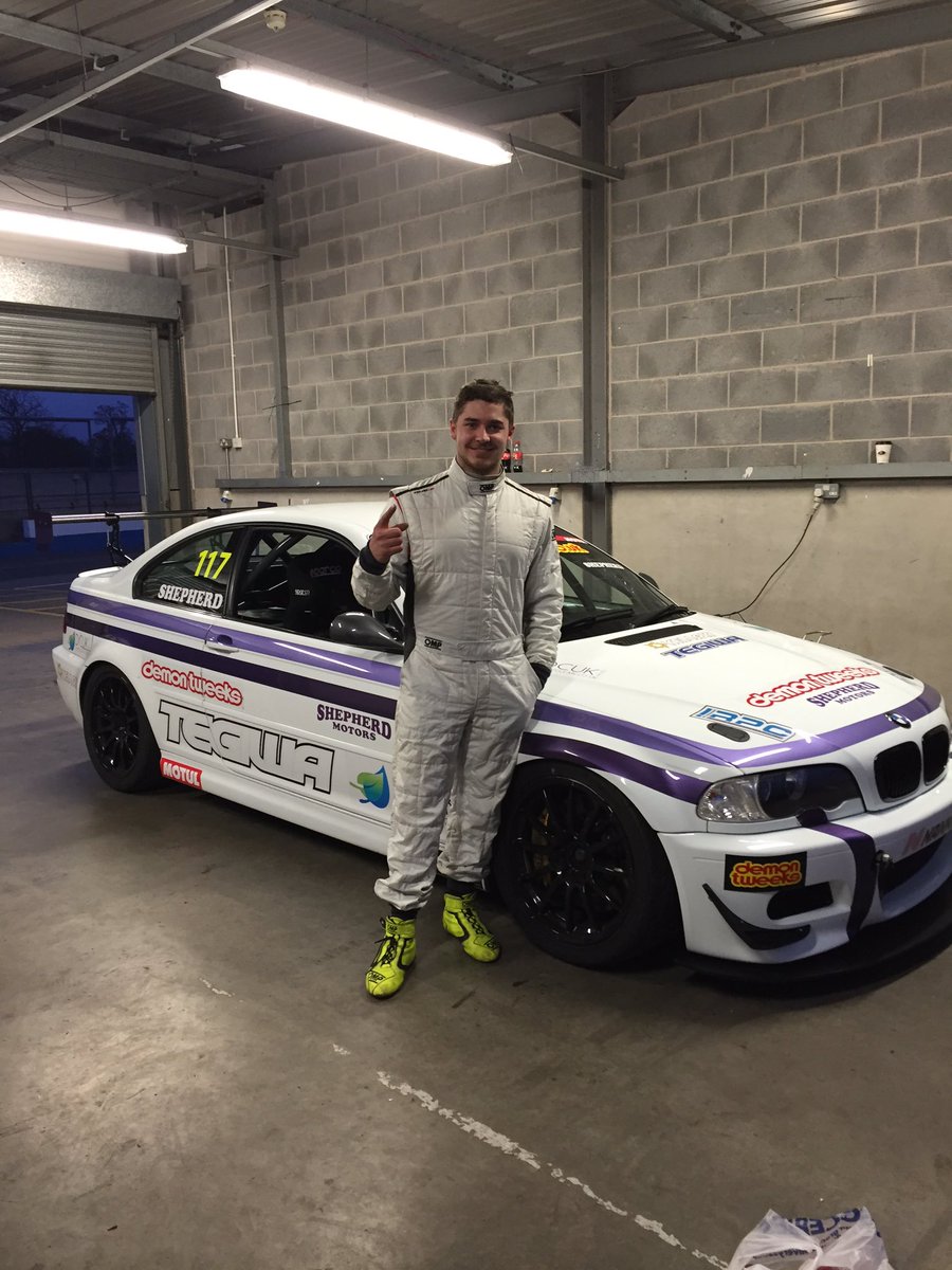 AShepherdRacing's tweet photo. Double win at #DoningtonPark for the opening rounds of #M3Cup #750mc #2016 #BMW  #MotorSport #Racing #M3 #Winner https://t.co/JkV3ChFjW1