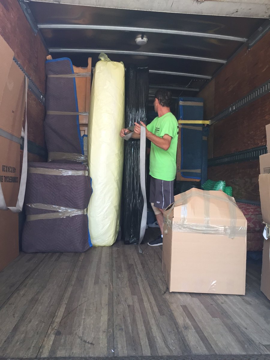DynoMoving's tweet image. Moving process. #MovingCompany #movingday #MovingProcess #Brooklyn #NewYork #Tribeca #Soho #FollowUs #Yelp