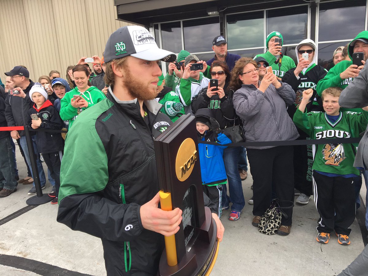 North Dakota Hockey tweet media