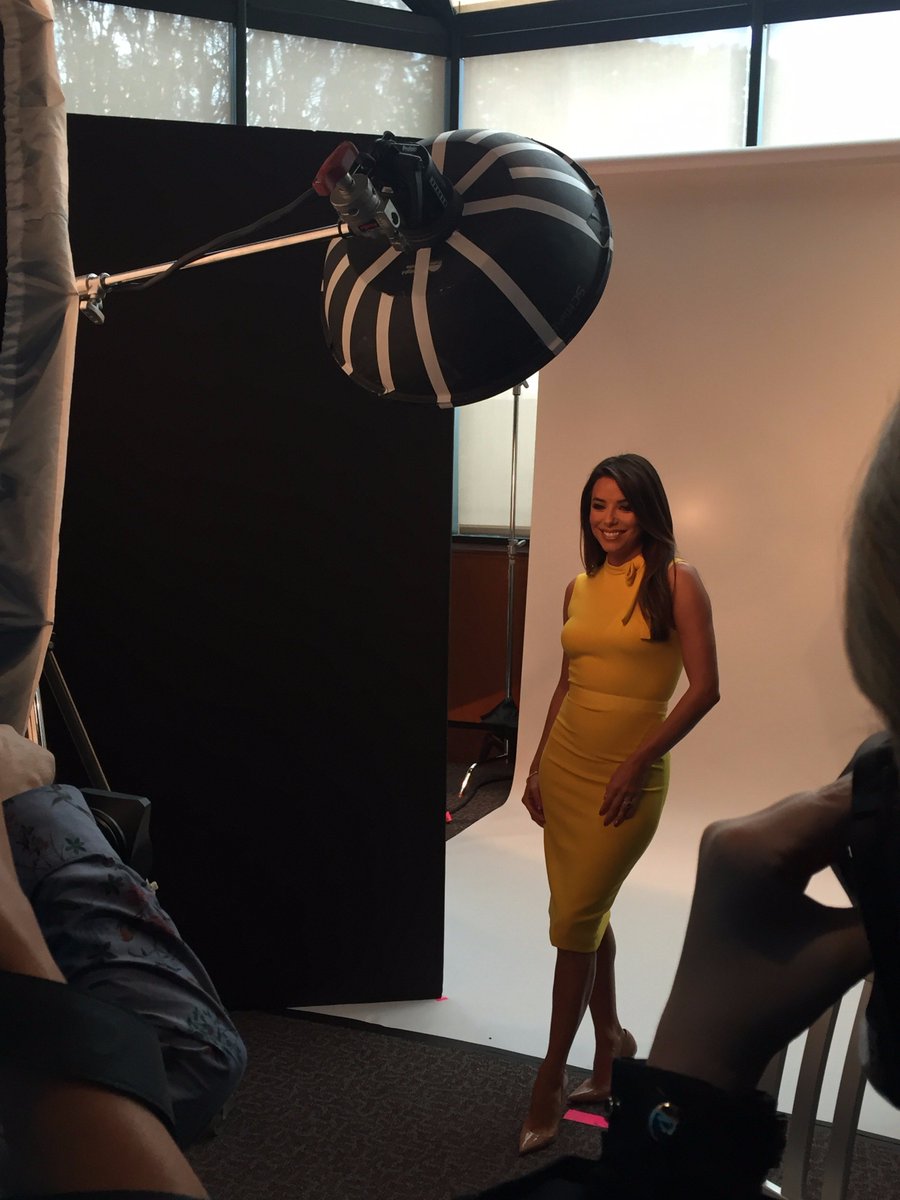 nbctelenovela's tweet photo. The lovely @EvaLongoria has arrived! #TheContendersEmmys #Telenovela https://t.co/3oeW7F68AF
