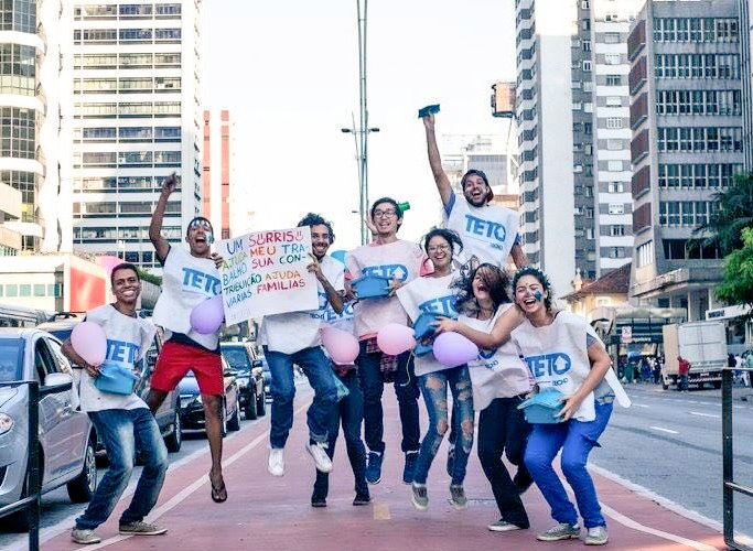_TheJohnson's tweet photo. Um =) ajuda meu trabalho, sua contribuição ajuda mtas famílias @TETObra #VaiColeta #TetoColeta2016 #TetoOng https://t.co/eJEON9DrSc