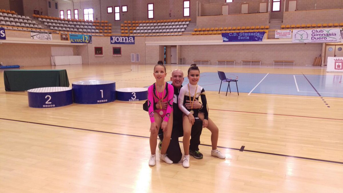 Oscargymnasta's tweet photo. Yaiza Casas e Ylenia Mateos,campeona y subcampeona regional aeróbic nivel 1 del @Clubgimbalance A seguir mejorando👍🏻 https://t.co/785KYWv9Uz