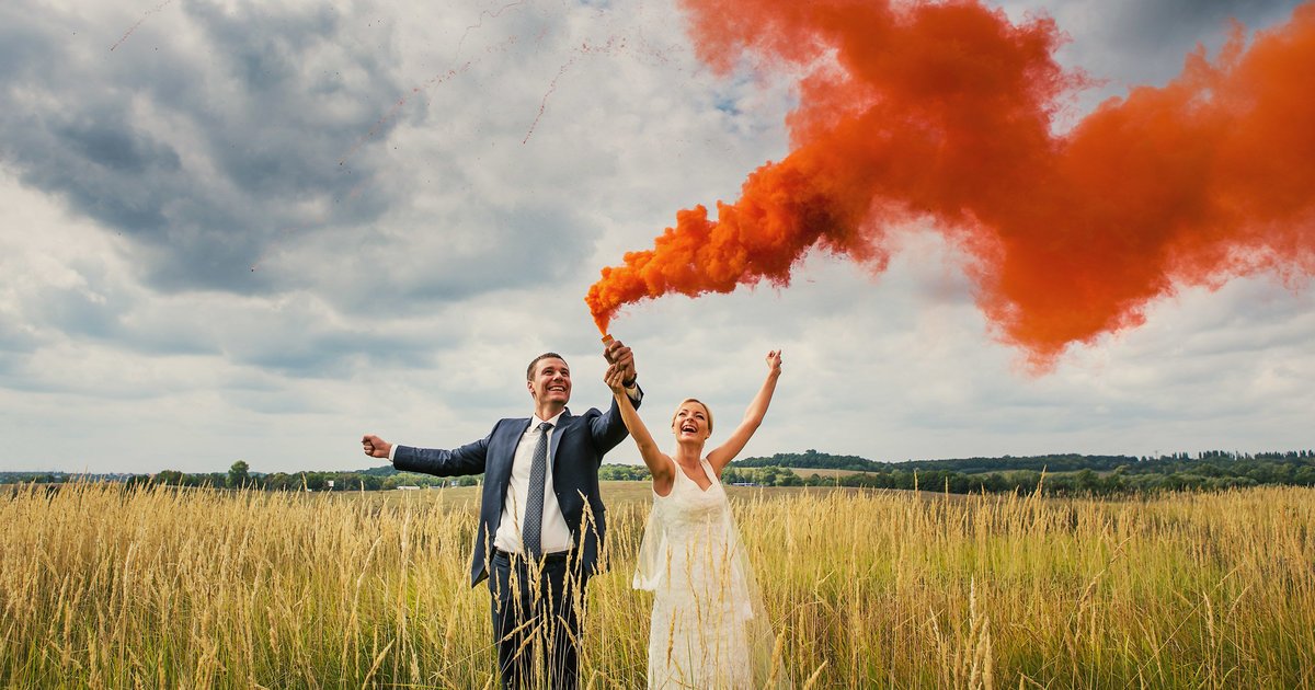 sharethebliiss's tweet photo. We're obsessed with this smokin' hot wedding trend. #WeddingPhotography https://t.co/Q25xZfM2MK https://t.co/guxtum05Av