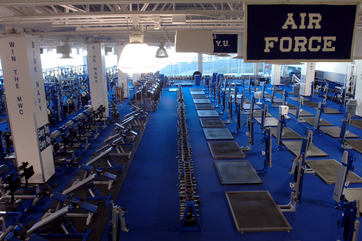 AdonisW98's tweet photo. Enjoyed my visit to the Air Force Academy. It's a special place. Thanks  @jake8shakes and @AFFootball ! #LetsFly https://t.co/6CAlFhPnkK