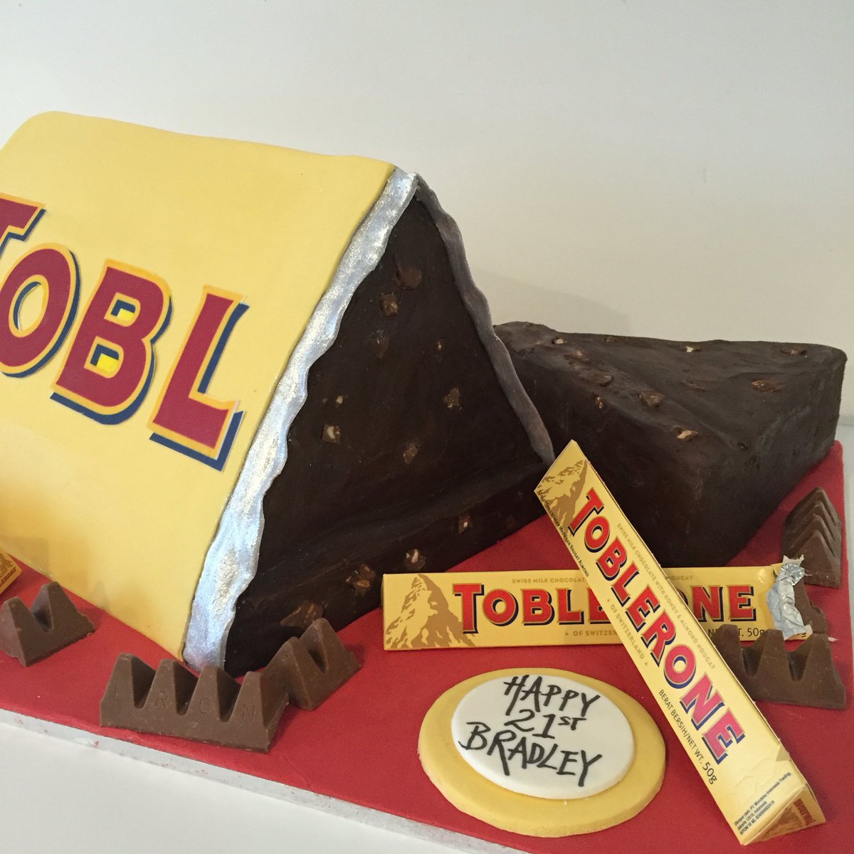 Toblerone anyone ?!! #toblerone #tobleronecake #customcake #customcakesmelbourne