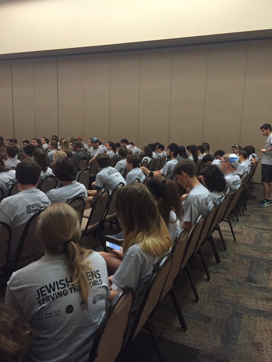 torilynshiver's tweet photo. Over 100 Jewish teens giving back in SA! Thank y'all! You made my hopes as a committee member come true ๐๐ #Jserve https://t.co/tv6xT81zJW
