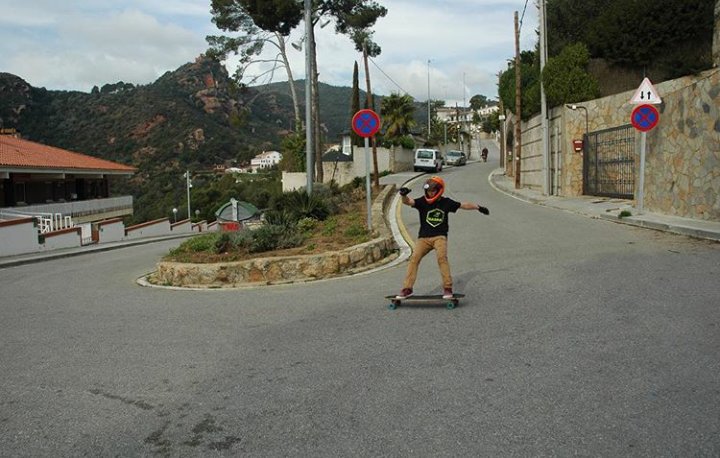 ManaudLongboard's tweet photo. PimPam! Longboarding is an art  #Longboard #getbaffled https://t.co/d5bookwyQQ