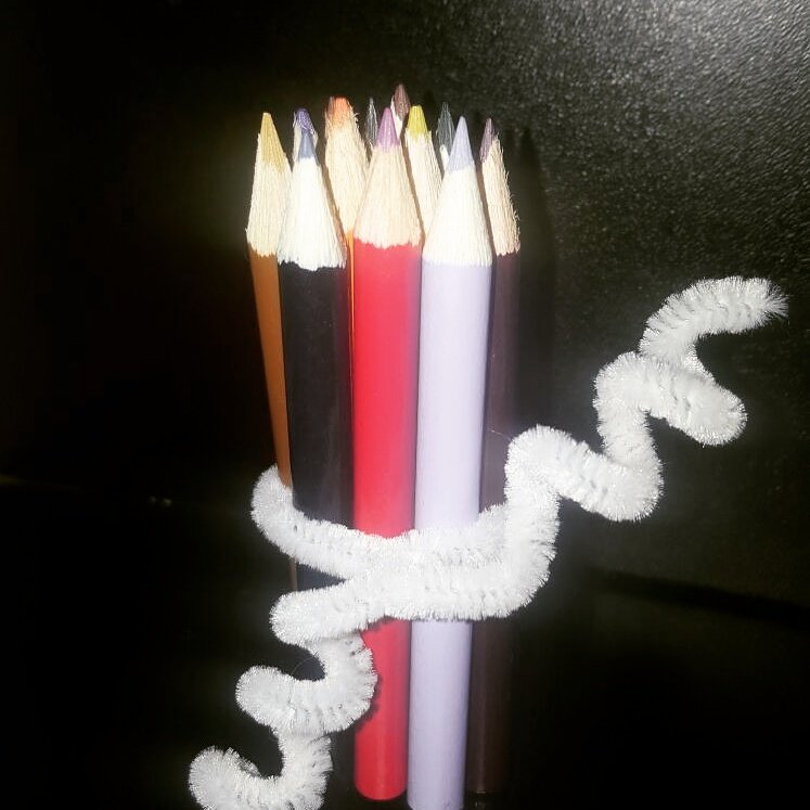PzazzPartyPacks's tweet photo. Pzazz Pencil Parcels! #PartyBags #Colours #Fun #Celebration #YouDecideWhatsInTheBag https://t.co/G3e6DRb3P6