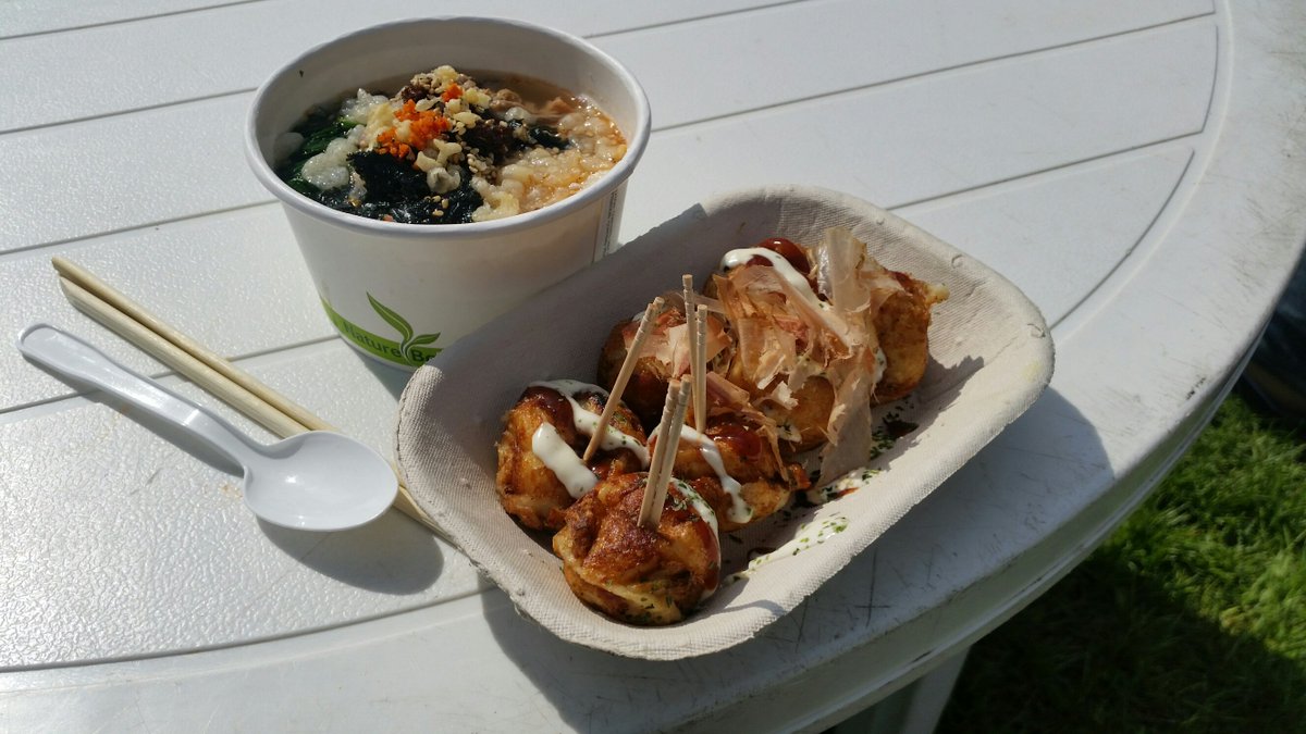 OfficialVCBF's tweet photo. Enjoying a late lunch composed of cha-ozu-ke and osaka balls #VCBF10 #SakuraDays https://t.co/c5sIH47Tke