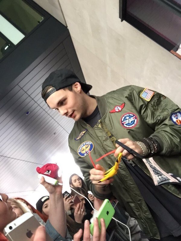 low quality 5sos (@lowquality5sos) on Twitter photo 