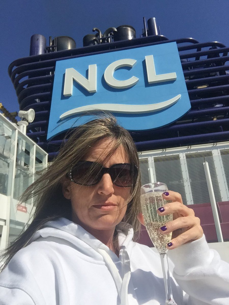 12BroadStreet's tweet photo. Specials will be posted by my staff this week (hopefully)lol, as I am hittin the open seas for VACATION 👍..Cheers 😉 https://t.co/3mbIgYA7OM