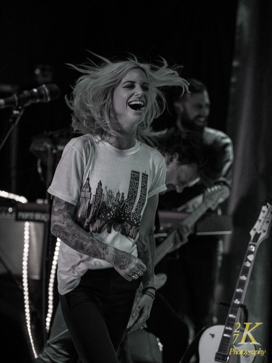 ConnersJim's tweet photo. #GinWigmore in #BuffaloNY @ginwigmore @WaitingRoomBflo @AfterDarkEvents @IslandRecords #bloodtobone #Willingtodie https://t.co/CRNFdajmo9