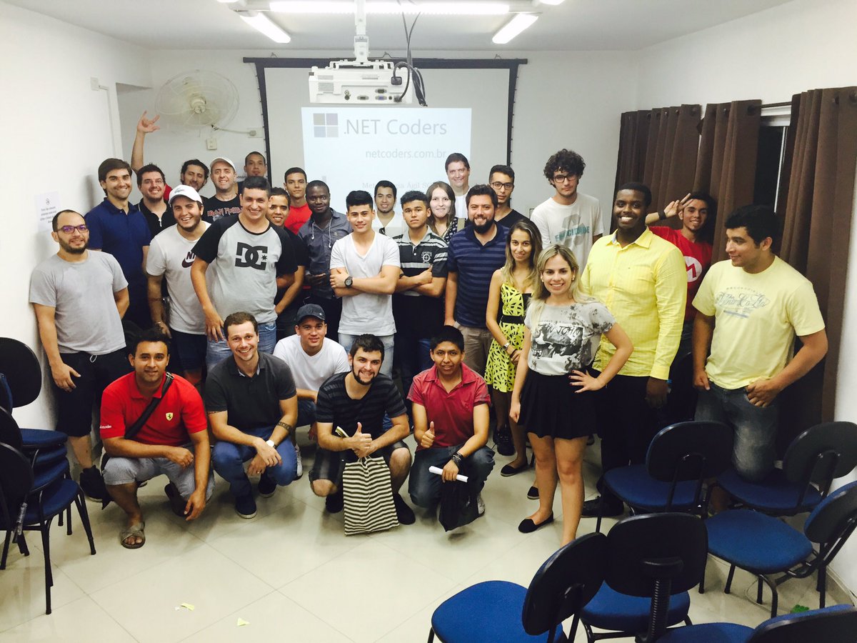 bclaudiacarol's tweet photo. Passando conhecimento amo meu trabalho, curso de Scrum! #netcoders https://t.co/QFGOiPe3lx