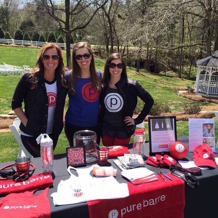 ncandrear's tweet photo. Sharing Pure Barre love at Vesuvius Vineyard...and tasting a cupcake or three. What's more to love! @purebarrelkn https://t.co/a0KuFKz5nE