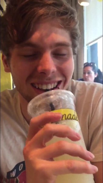 lowquality5sos's tweet photo. https://t.co/WLnJw9HM8y