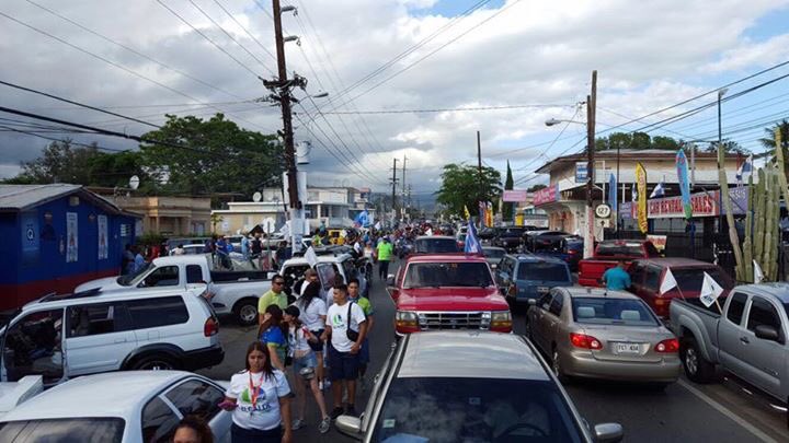pnpyauco2016's tweet photo. Esto SI es un rally, todo #Yauco paralizado recibiendo a su prox alcalde Luigi Torres y el prox senador @NazarioAbel https://t.co/vdIIe9ygcD