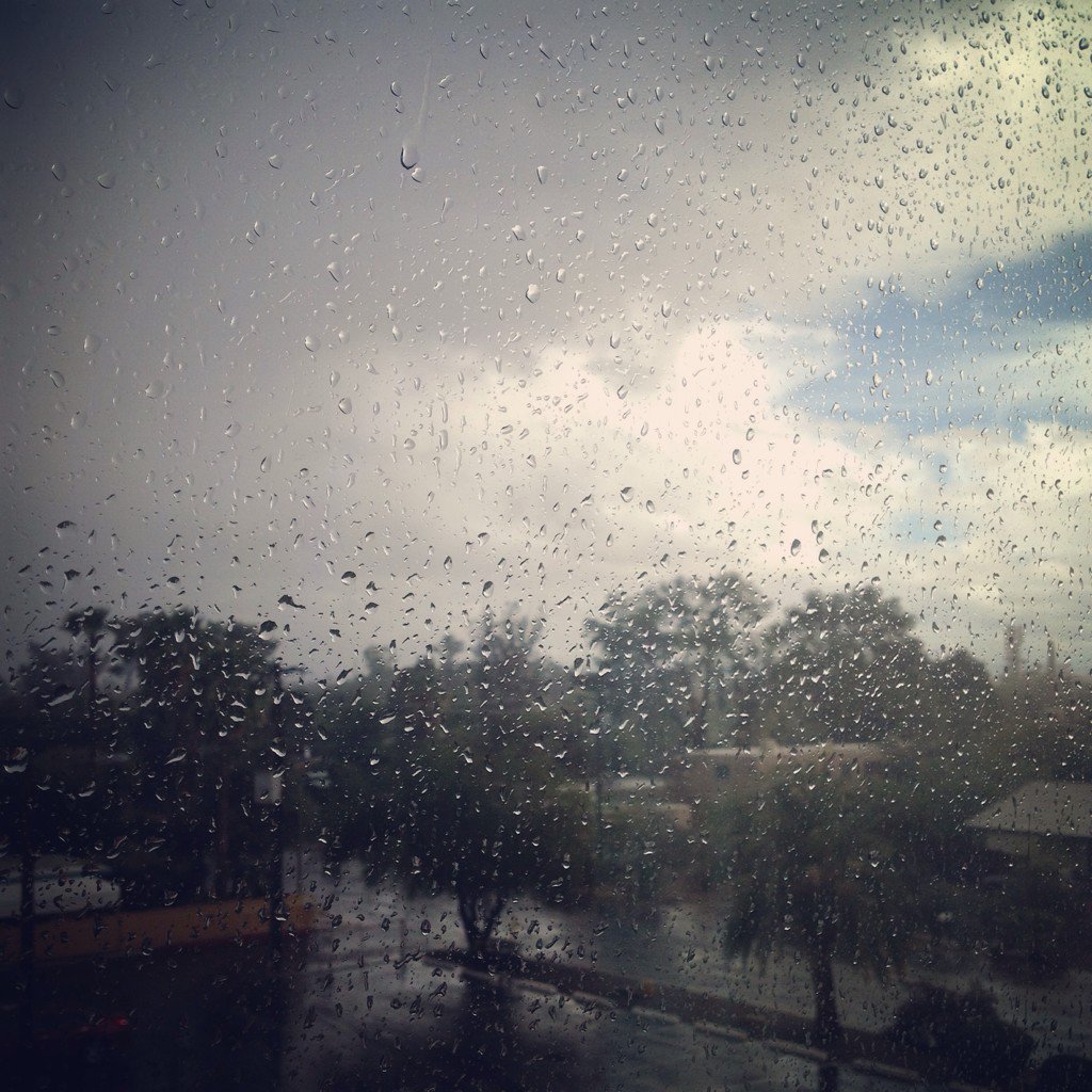 depaultennis's tweet photo. So glad Hurricane Tucson could pay a visit on our last day here in Arizona. #tocspringinvite #downpour #flood #lame https://t.co/MCbbN0dUCQ