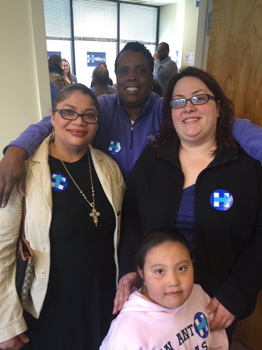 RosarioForRep's tweet photo. Standing Room only #HillaryforCT HQ Opening w/ Council Pres McCarthy &amp; @DickBlumenthal. #ImWithHer @HillaryClinton https://t.co/Wtin0ELcZA