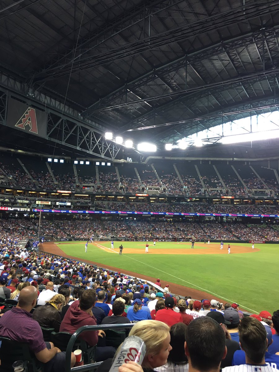 itzelochoaa's tweet photo. Let's go Dbacks⚾️❤️ #dbacksvscubs https://t.co/Oh78kY7IQZ