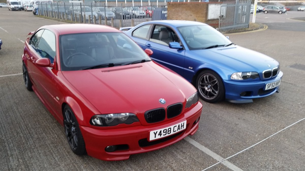 MickSancto's tweet photo. #bmwe46 #e46 #imolared #estorilblue #clubsport https://t.co/Eu0IL4C6am