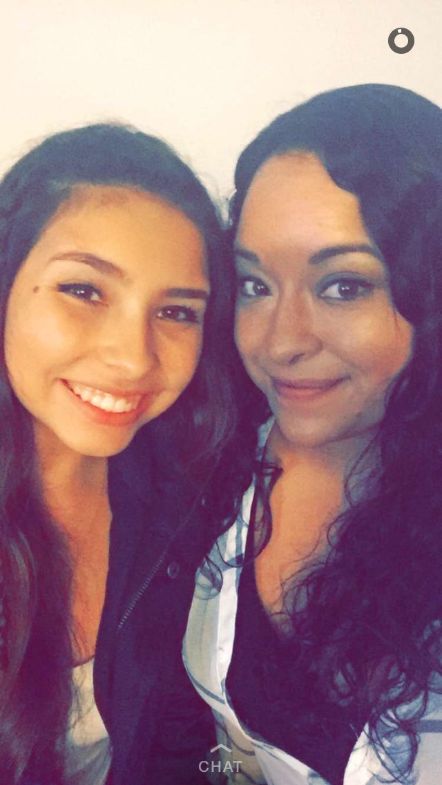 _victoriaarene's tweet image. #NationalSiblingDay my sisters are my bestfriends &amp;amp; they're little shits but idk what I would do w/o them💛💛 #luvyall