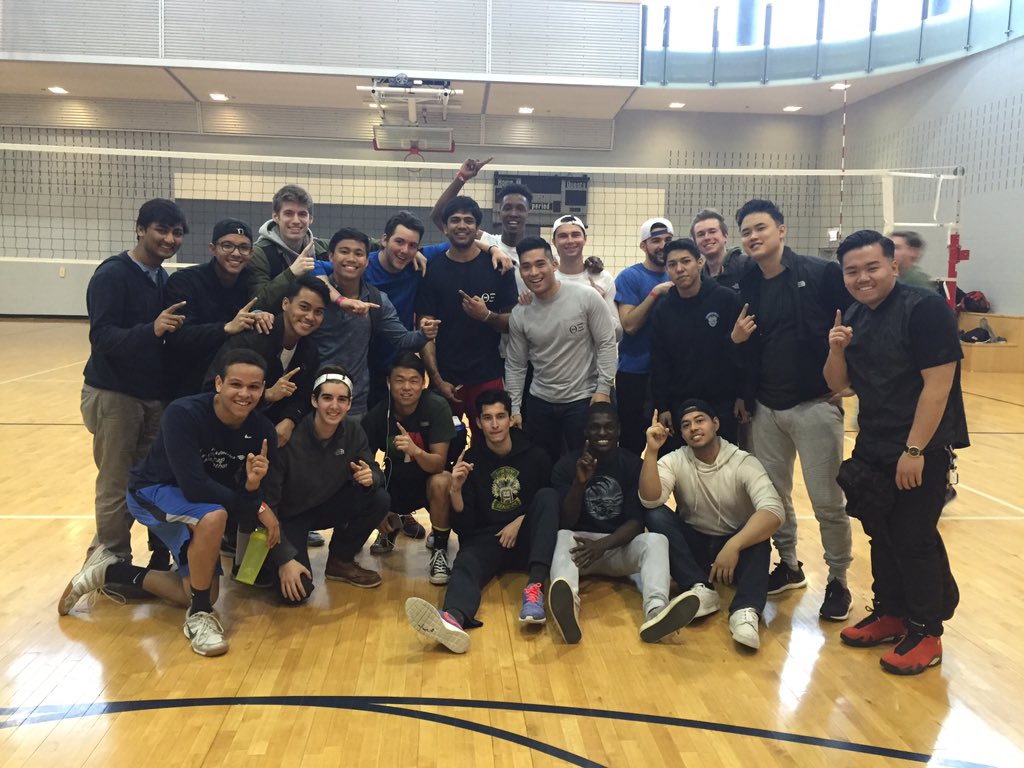 ThetaXi_UIC's tweet photo. BACK TO BACK CHAMPIONSHIPS. Shoutout to the volleyball squad for killing it! #UICGreekWeek #FireUpUIC #OrangeTeam https://t.co/zxFd6ga8xx