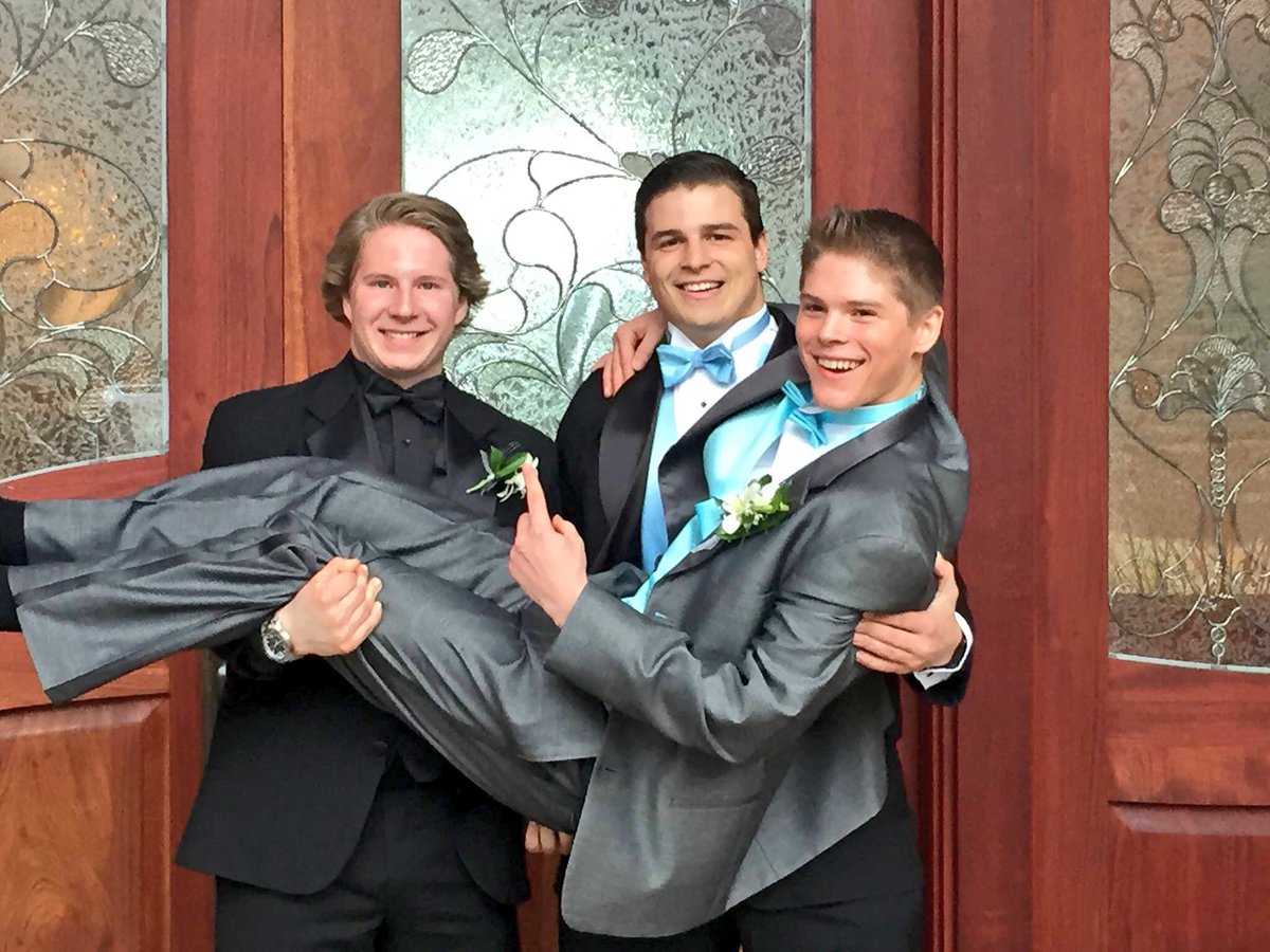 ryanperius's tweet photo. Prom 2k16 #drefoto https://t.co/QXItkjT1TT