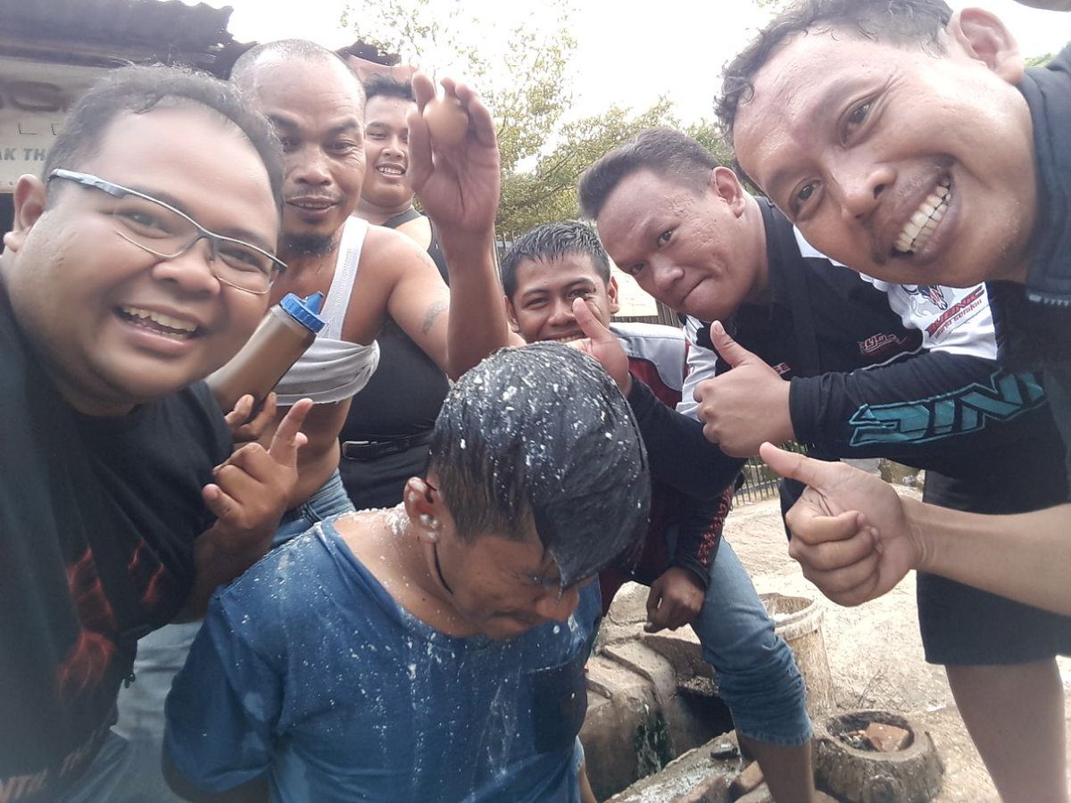 Kena deh.... Bro fadli <a href="/ByonicLampung/">Byonic Lampung</a> sirammm teruusssss