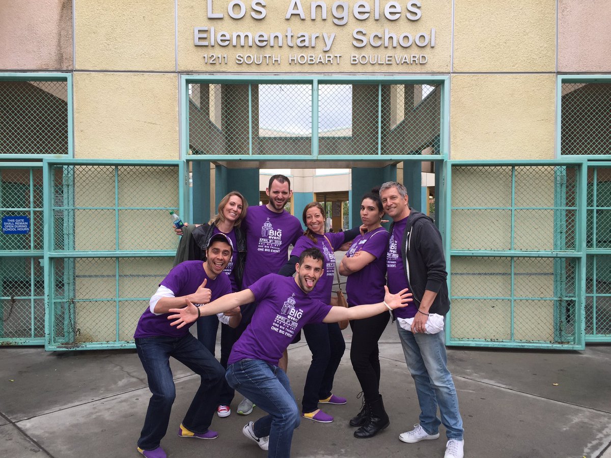 SoCalDukes's tweet photo. Just some of our #SoCalDukes being silly during #jmubigevent! ππ @JMUAlumni https://t.co/Mpc8acXLQ2