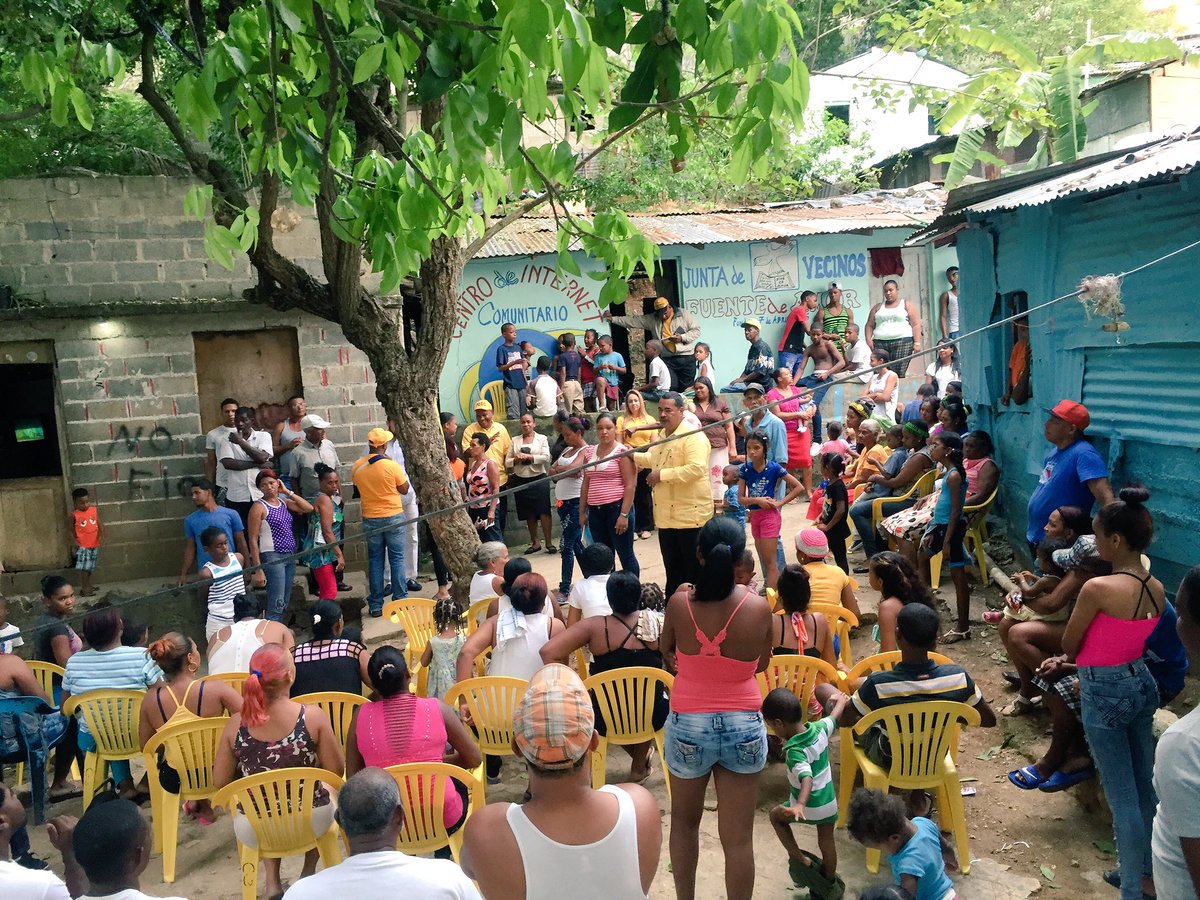 EuclidesMarmole's tweet photo. Las Cañitas un sector olvidado,hoy conversamos con las 10 juntas de vecinos y explicamos nuestra propuestas. Únete. https://t.co/iEBHSs2D60