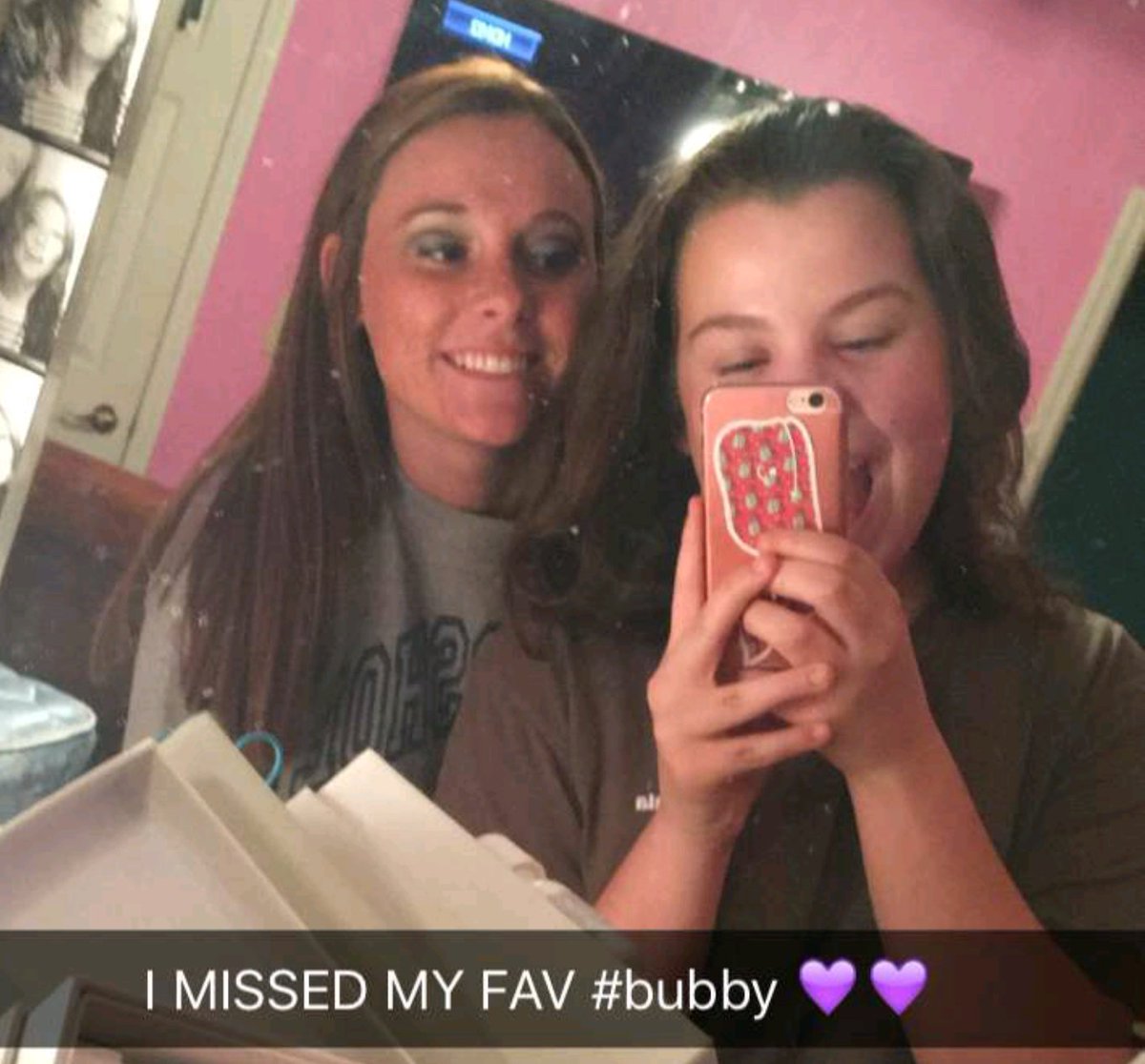 HandshoeChelsi's tweet photo. So glad I got to see @ebspencer yesterday! She missed her bubby😅😘 https://t.co/dqDz9RXYK6