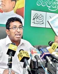 Neetwit's tweet photo. China an Economic Hit Man Said Dr. Harsha de Silva!! #EconomicWizard https://t.co/yCfj16m8jp #sriLanka #lka #Galle https://t.co/CcoDqidpvl