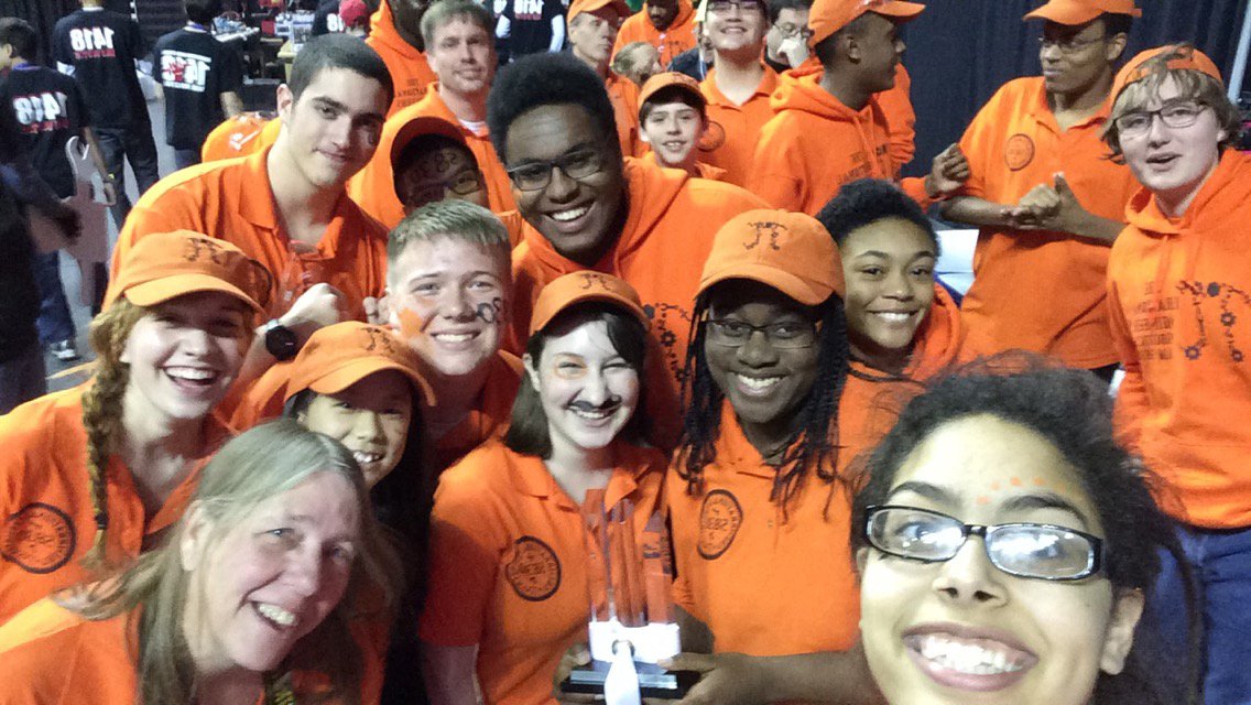 frc6239's tweet photo. Team 5830 selfie before the official FIRST photo for the Rookie All Star Award #frc5830 #team5830 #gotpi #omgrobots https://t.co/miAaJHeeiv