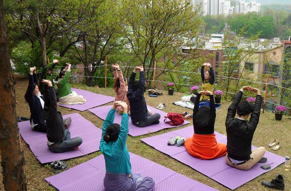 RT <a href="/ecotvkorea/">환경티비</a> “피톤치드 풍부한 숲에서 태교하세요”...#성남시, 자연 속에서 태아와 교감 프로그램 마련 bit.ly/1SHyq2R