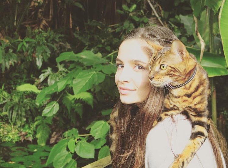 BandidoJonSnow_'s tweet photo. Aquí feliz con mamá @Asnicar__Brenda 🐯 https://t.co/mW9AqhR168