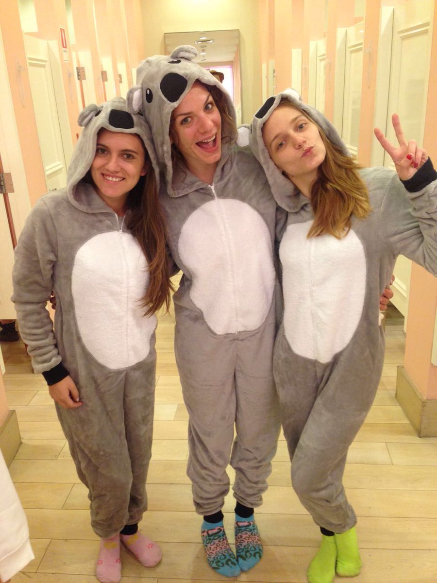 Luzbailarina's tweet photo. muy felices pijamas d koalas!!!! en chile hace frio enserio!!!! https://t.co/cNEgoD2nt3