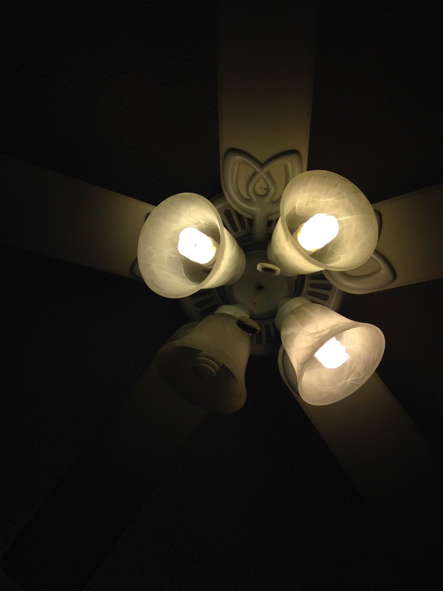 PatriciaDial3's tweet photo. @Natalie_Math Examples of Symmetry: glasses, a stove eye, a ceiling fan, and a game controller! https://t.co/YSMWMBNOhN
