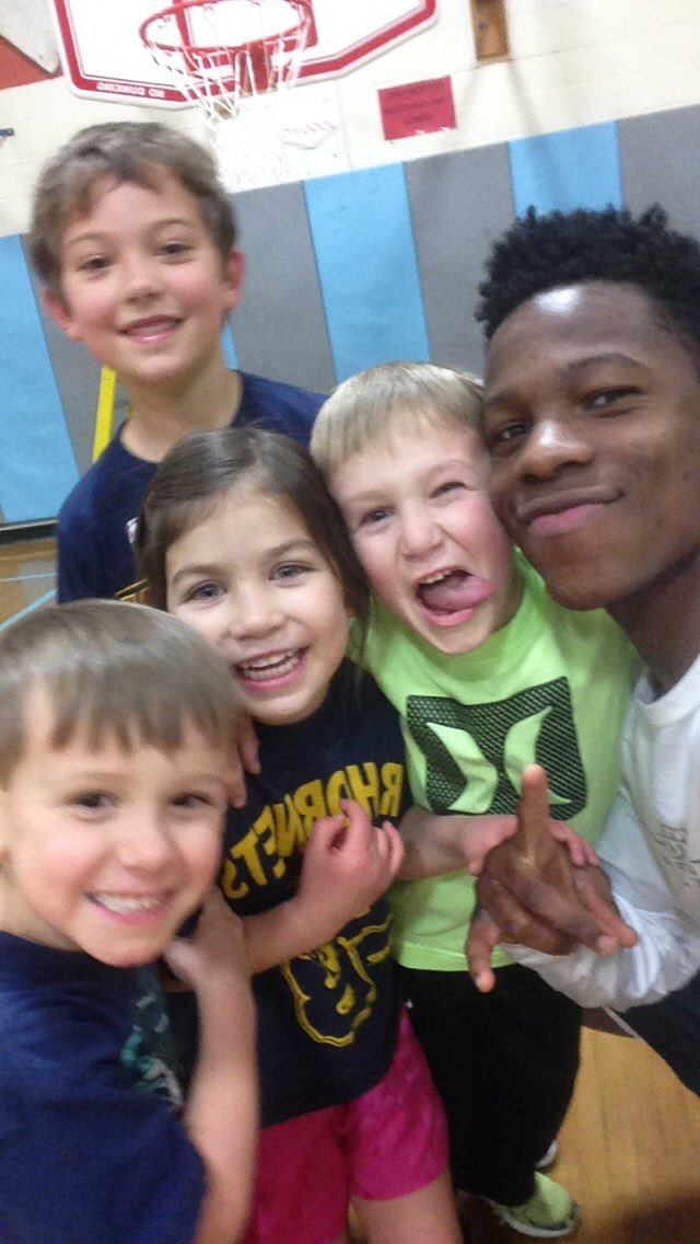 Disco0o's tweet photo. Great to be back w/ @VTBasketball! 4 sessions &amp; 20K steps later, time to relax. Pic of day comes from K-3 kiddos! https://t.co/4nprZDI1Je