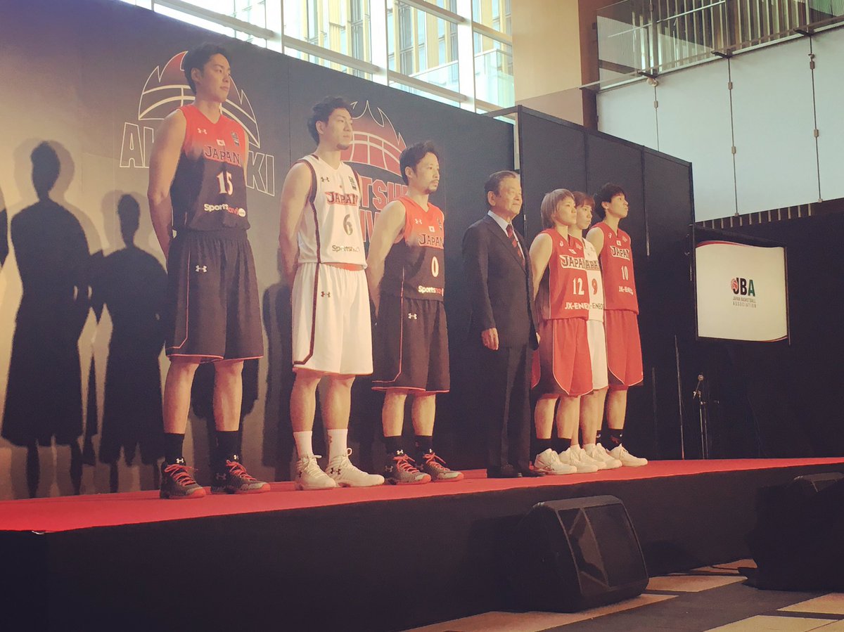 B_LEAGUE's tweet photo. AKATSUKI FIVE バスケットボール日本代表新ユニフォーム発表！
#Bリーグ #2016秋開幕 https://t.co/03U2kHND4S