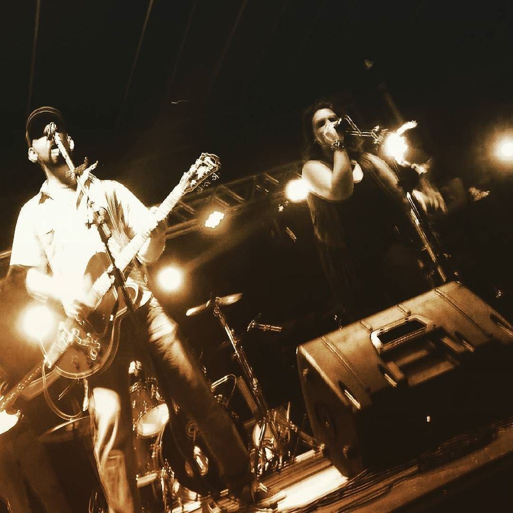 JennaTilveran's tweet image. anahlisack | instagram.com/p/BECsm_0wV3E/ | Mais um registro do show! #peterjack  #indierock