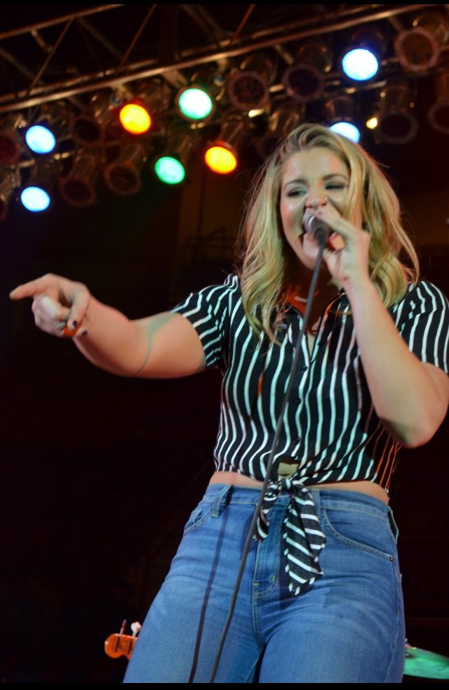 retnuhseyah's tweet photo. @Lauren_Alaina Thx 4 everything!!💖 we had the best time! Drew had an especially great time #bestsisteraward #nextbf https://t.co/V9E1nuyQOW