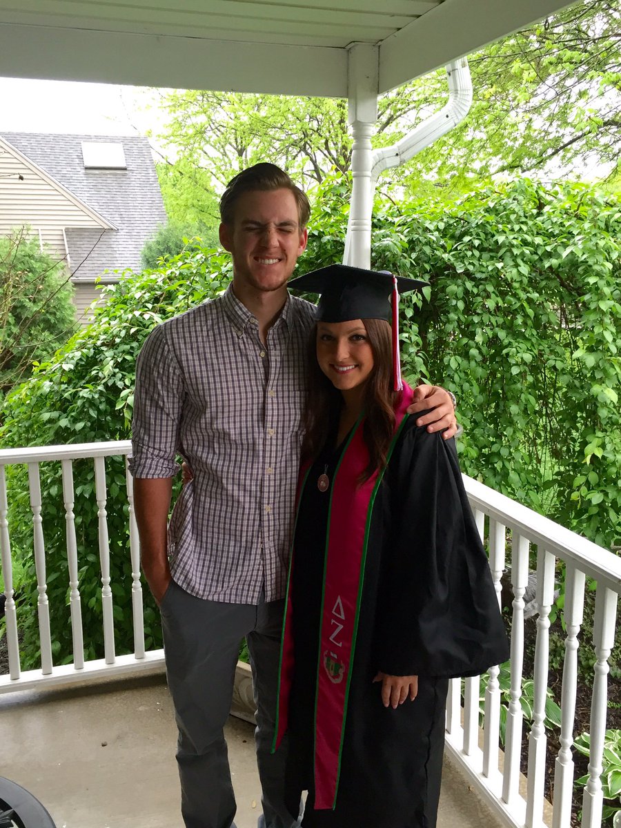 Linsebe1's tweet photo. @CaptianClayton sorry, almost forgot I had a sibling since u never come home to visit.. But happy siblings day dork! https://t.co/0uo3jJwHcM