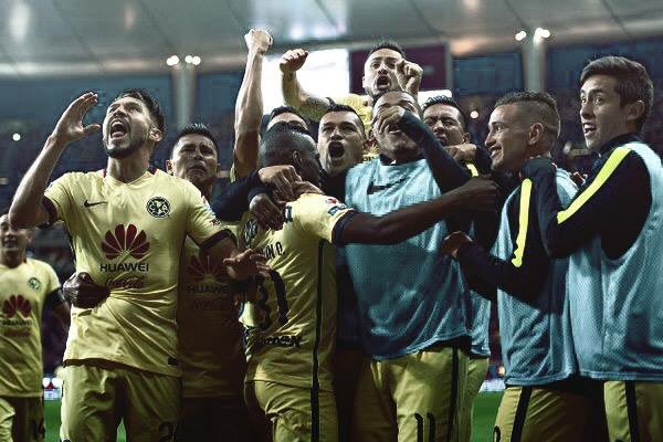 irvinho16's tweet photo. Cada vez me enamoras más 💛💛💙❤️@ClubAmerica https://t.co/TnEth9Ai99