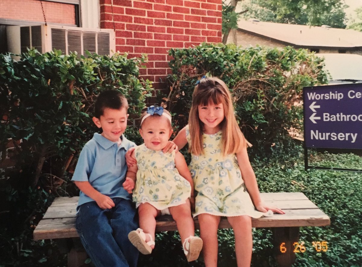 jaceymorris11's tweet photo. #NationalSiblingDay https://t.co/uViXJpnuyT