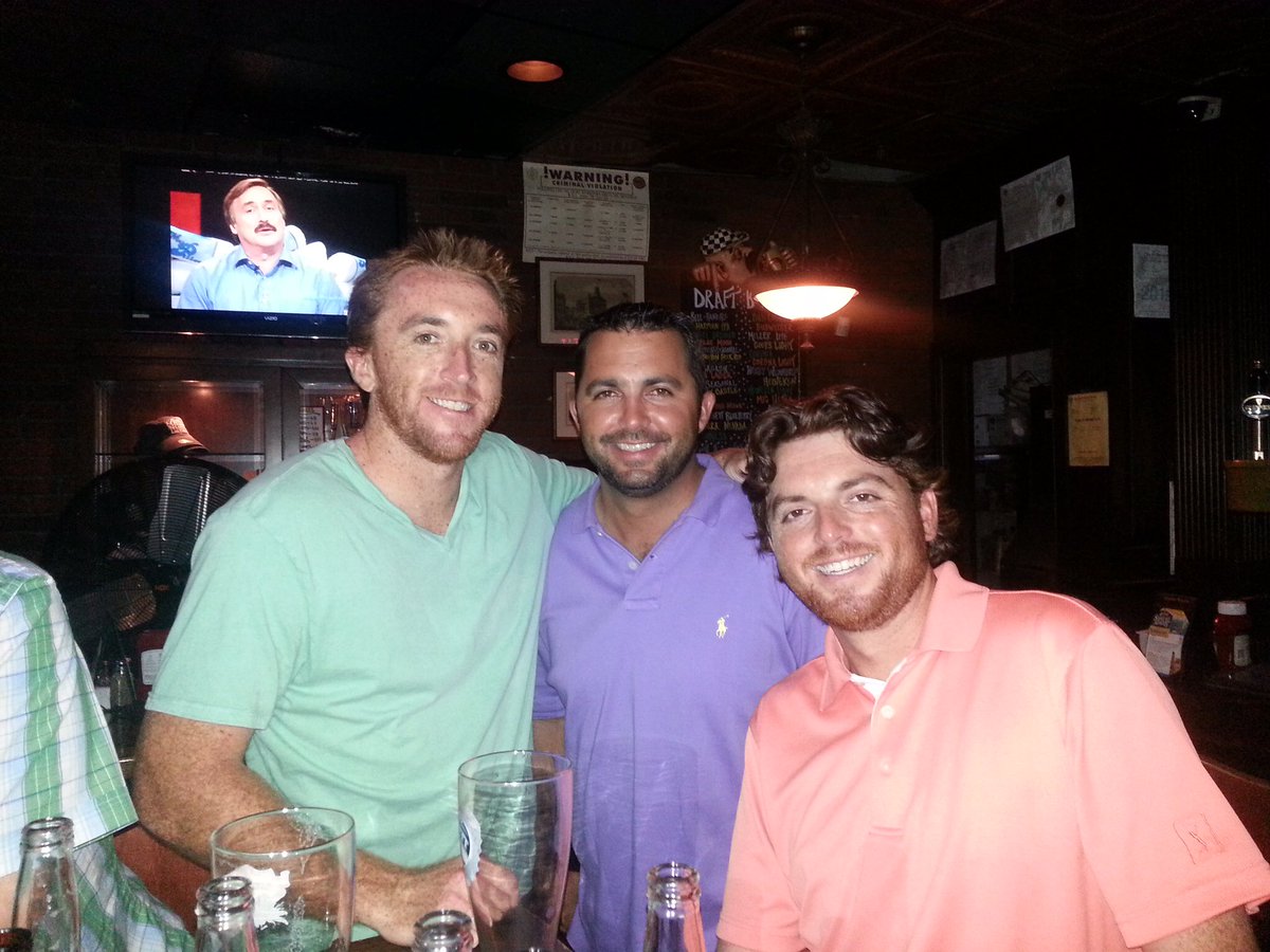 edbrannon's tweet photo. #NationalSiblingDay 
Yes we are brothers.....love you guys!! https://t.co/x8J91tdJbG