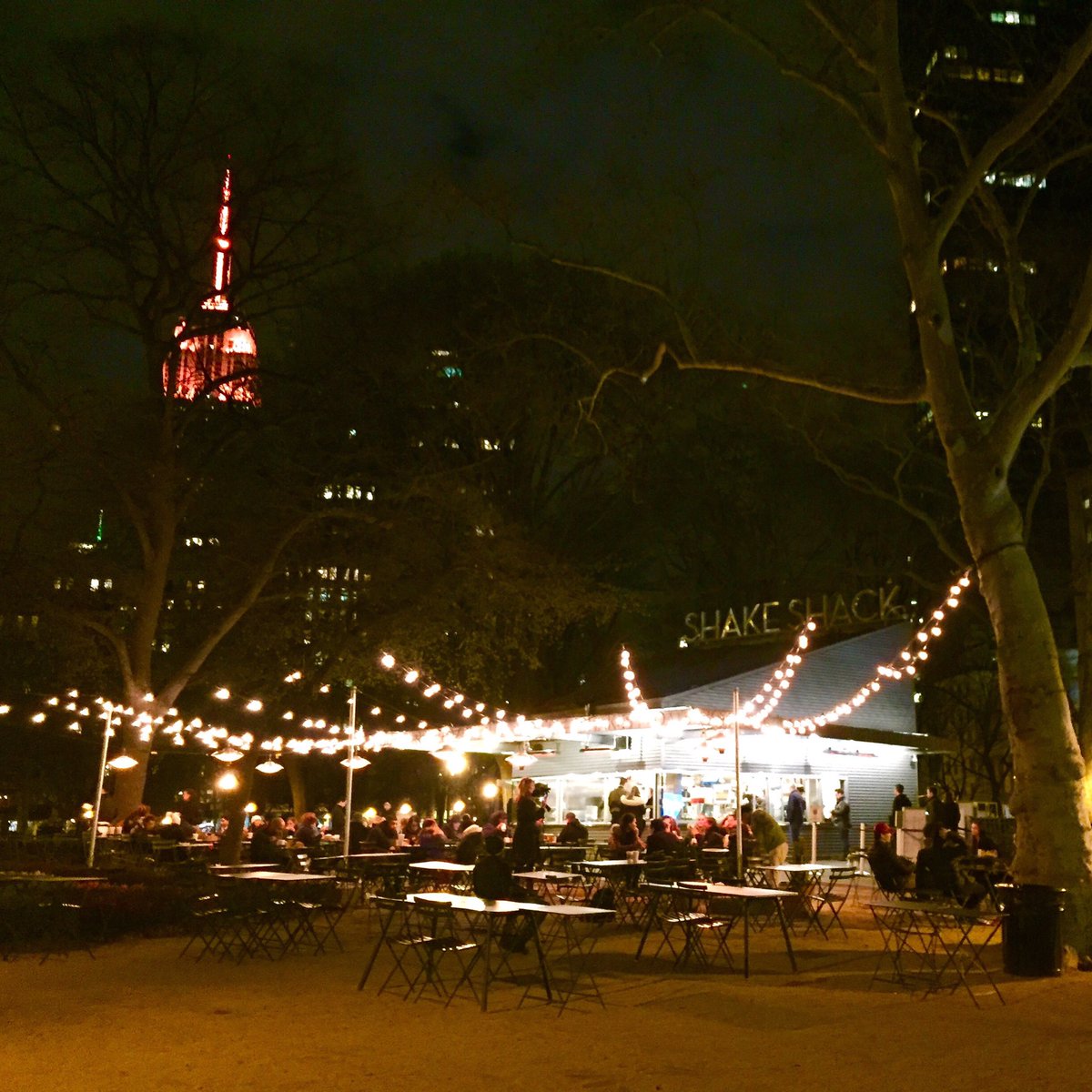thetravelkween's tweet photo. 🍔🍟🍦The original is still the best. #shakeshack #nyc #frieswiththatshake https://t.co/vq4xVFmEGu