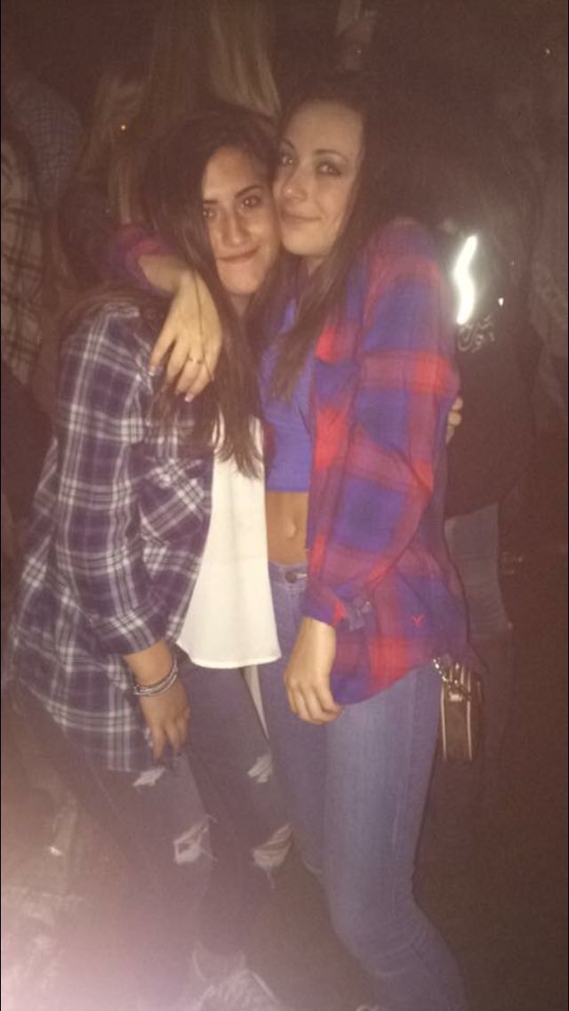 Csully10's tweet photo. siblings day w/ my sissysss π #beans4ever https://t.co/aYoFuVZCm2