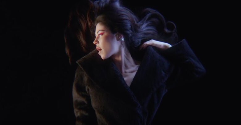 songhues's tweet image. forget // marina and the diamonds (submitted by: @_trash_city_ )