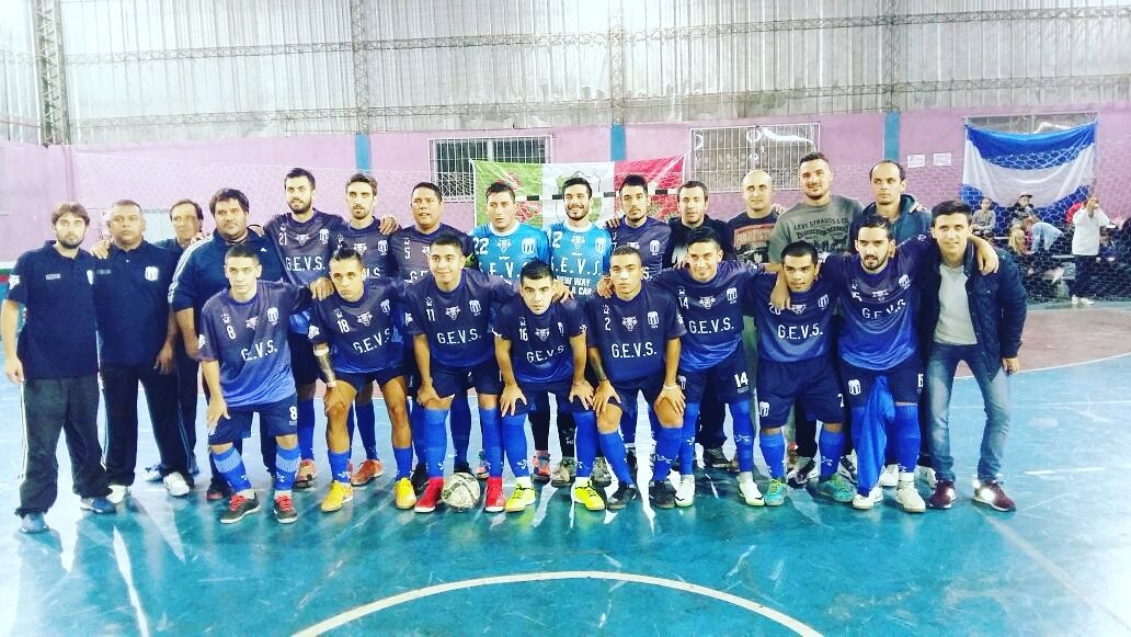 gevsfutsal's tweet photo. Final en Ramos Mejía #1radiv #DONBOSCOfutsal 3 vs @GEVSFUTSAL: 5 #EnormeVictoria y Debut de #ELLOBOdeFloresta !!! https://t.co/7j35o0LqAP
